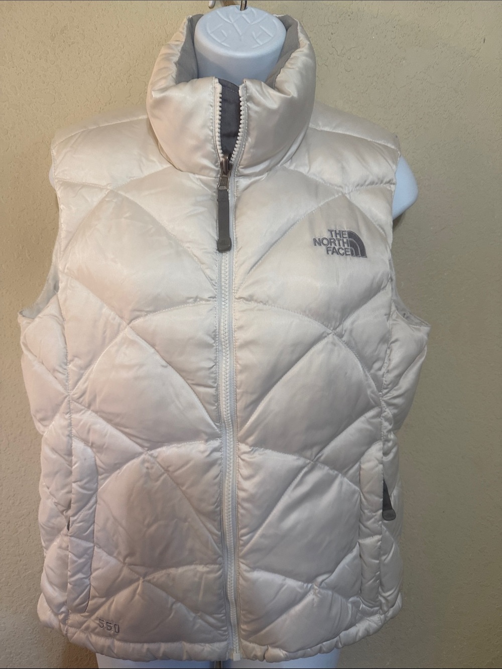 The North Face Women'st Cream Quilted Insulated Vest Goose down filled puffer